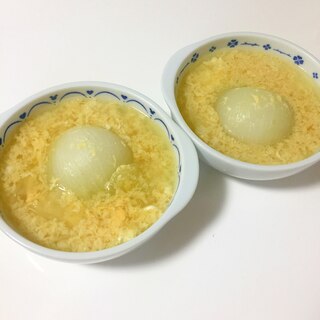 絶品 電子レンジで作る 新玉ねぎ丸ごとたまごスープ